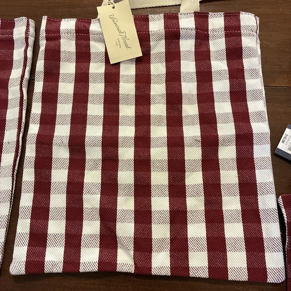 Universal Thread lot four